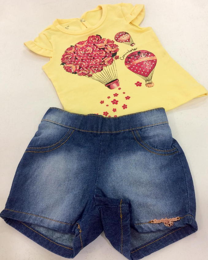 CONJUNTO SHORT JEANS COM BLUSA AMARELA BALÃO DE FLORES
