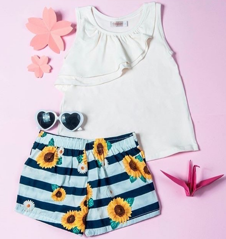 CONJUNTO SHORT GIRASSOL COM BLUSA BRANCA