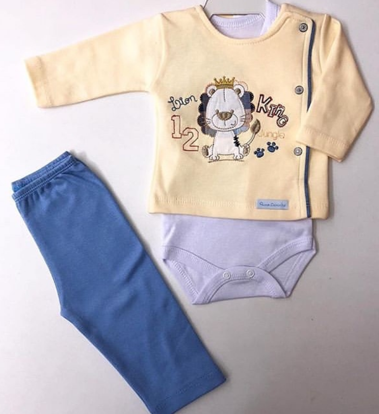 CONJUNTO BODY BRANCO COM MOLETOM DE LEÃO E CALÇA AZUL